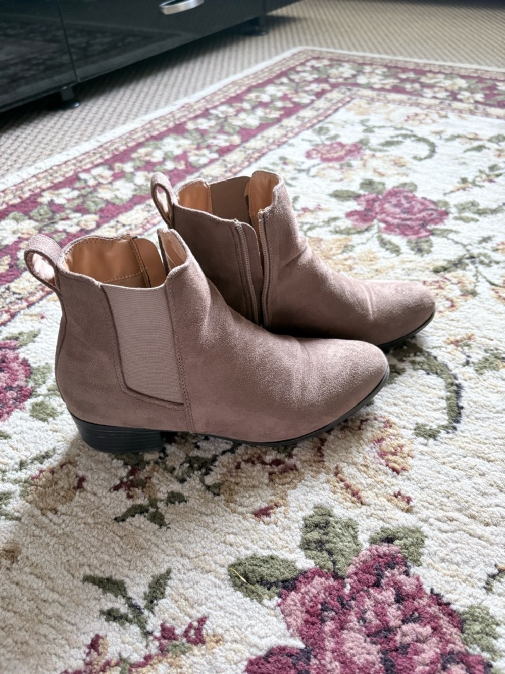 Mauve Suede Ankle Boots by Shela Size 7.5